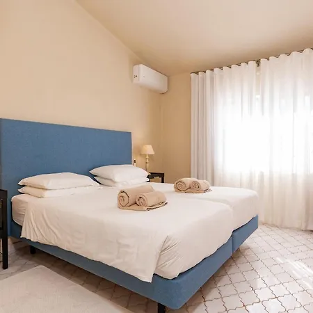 Villa Mng Elliott42 *