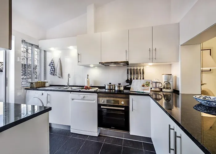 Mng Elliott42 Villa *