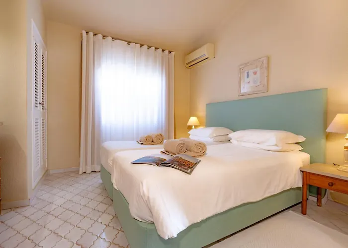 Willa Mng Elliott42 Vale do Lobo