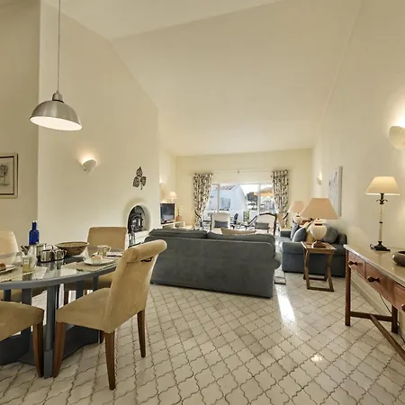 Mng Elliott42 Villa *